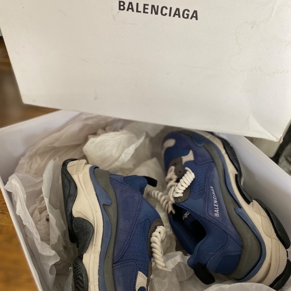 Used Authentic Balenciaga Triple S Sneakers - Picture 5 of 5